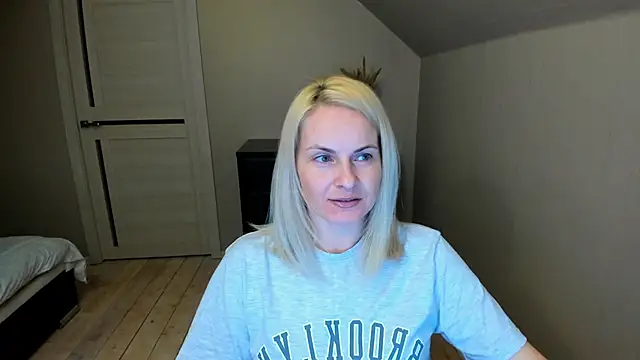 Snapshot of Alicee_Gracee chatting on 02-25-25, 07:06 Alicee Gracee online show from 02-25-25, 07:06