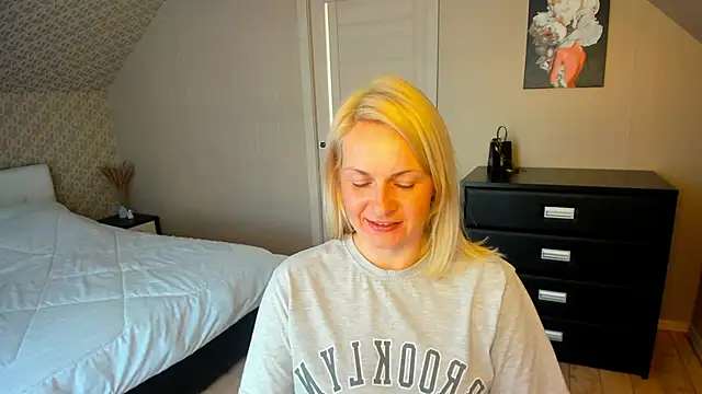 Alicee Gracee online show from 11-26-25, 10:15