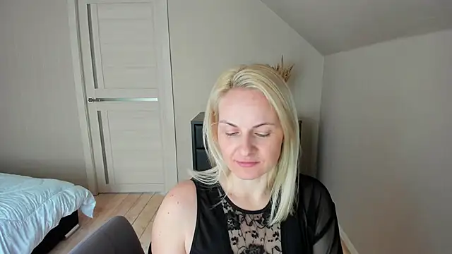 Snapshot of Alicee_Gracee chatting on 02-26-25, 06:48 Alicee Gracee online show from 02-26-25, 06:48