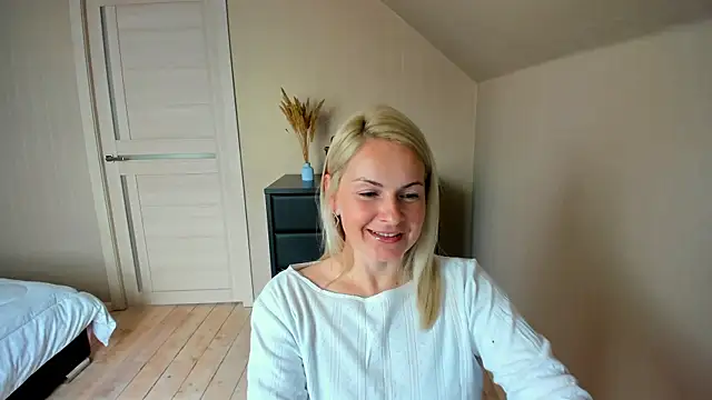 Snapshot of Alicee_Gracee chatting on 10-16-25, 07:27 Alicee Gracee online show from 10-16-25, 07:27
