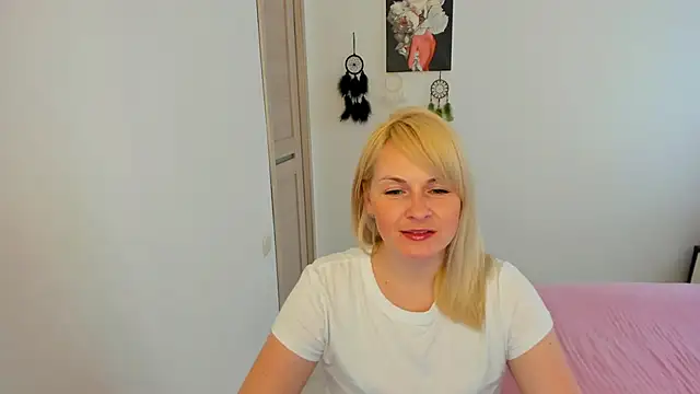 Snapshot of Alicee_Gracee chatting on 02-06-26, 12:34 Alicee Gracee online show from 02-06-26, 12:34