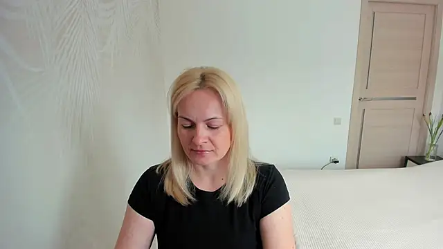 Snapshot of Alicee_Gracee chatting on 03-16-26, 08:40 Alicee Gracee online show from 03-16-26, 08:40