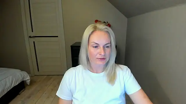 Snapshot of Alicee_Gracee chatting on 10-04-25, 06:31 Alicee Gracee online show from 10-04-25, 06:31