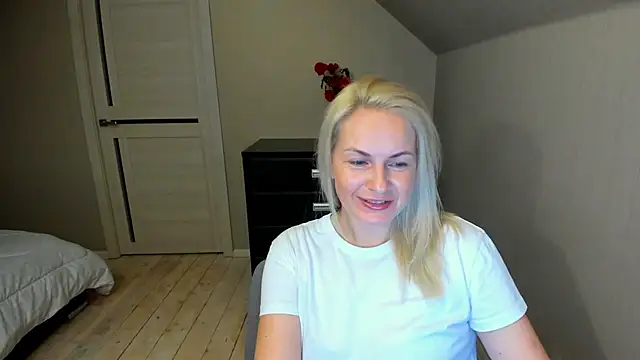 Snapshot of Alicee_Gracee chatting on 10-09-25, 07:14 Alicee Gracee online show from 10-09-25, 07:14