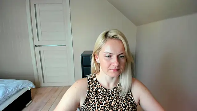 Snapshot of Alicee_Gracee chatting on 03-14-25, 08:32 Alicee Gracee online show from 03-14-25, 08:32