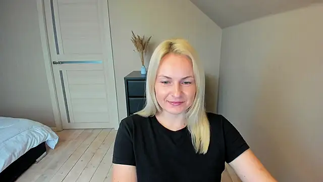 Snapshot of Alicee_Gracee chatting on 10-20-25, 08:48 Alicee Gracee online show from 10-20-25, 08:48