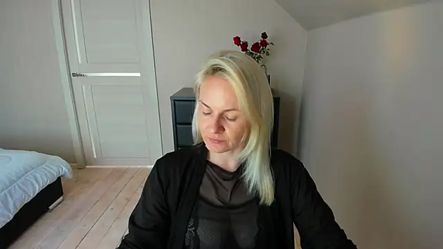 Snapshot of Alicee_Gracee chatting on 09-29-25, 09:05 Alicee Gracee online show from 09-29-25, 09:05