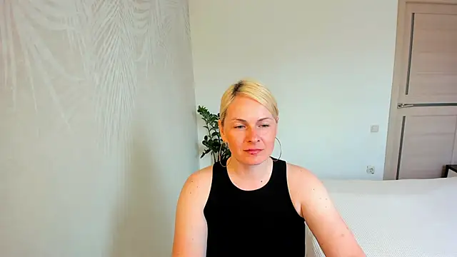 Alicee Gracee online show from 05-13-26, 09:49