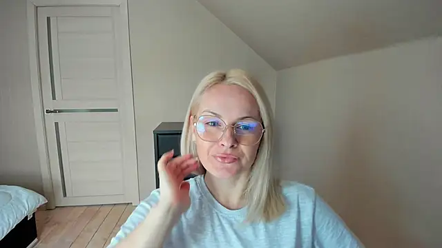 Snapshot of Alicee_Gracee chatting on 02-15-25, 12:22 Alicee Gracee online show from 02-15-25, 12:22