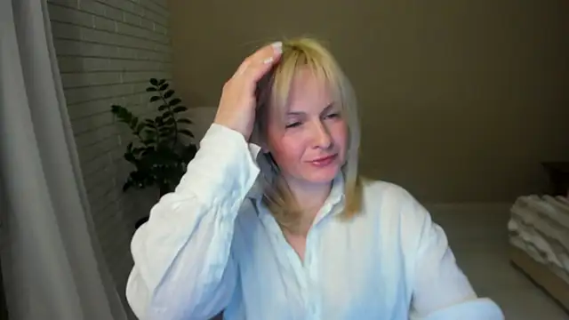 Snapshot of Alicee_Gracee chatting on 02-17-26, 07:44 Alicee Gracee online show from 02-17-26, 07:44