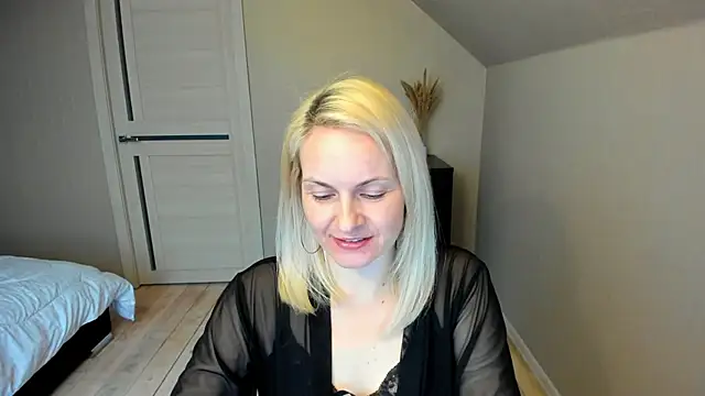 Snapshot of Alicee_Gracee chatting on 03-18-25, 03:44 Alicee Gracee online show from 03-18-25, 03:44