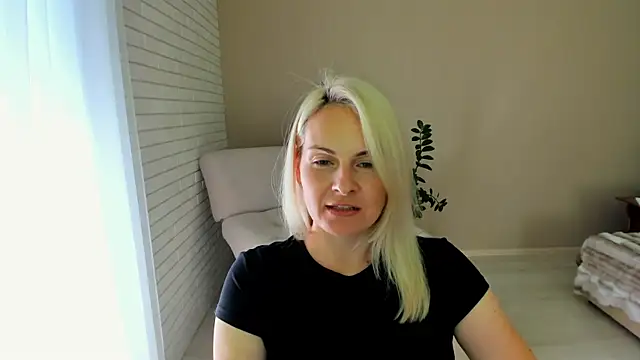 Snapshot of Alicee_Gracee chatting on 09-23-25, 08:10 Alicee Gracee online show from 09-23-25, 08:10