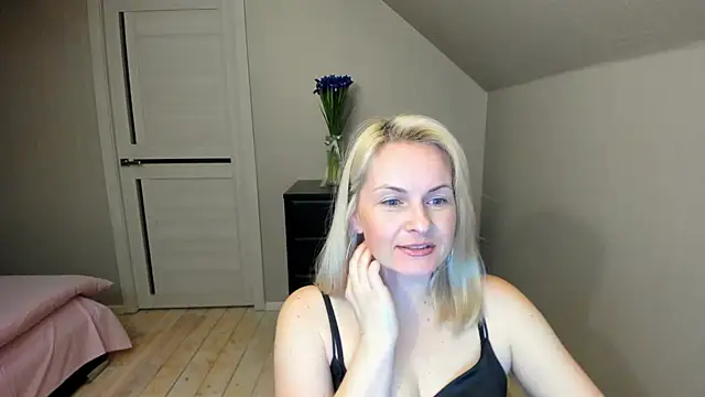 Snapshot of Alicee_Gracee chatting on 03-07-25, 03:49 Alicee Gracee online show from 03-07-25, 03:49