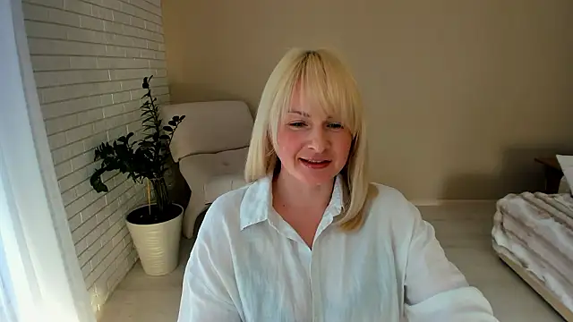 Snapshot of Alicee_Gracee chatting on 02-21-26, 12:18 Alicee Gracee online show from 02-21-26, 12:18