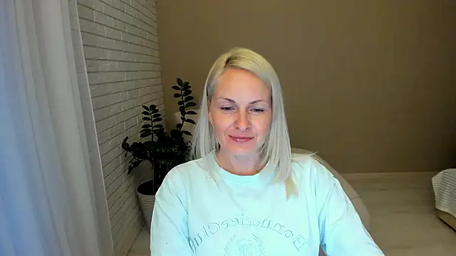 Snapshot of Alicee_Gracee chatting on 09-09-25, 03:32 Alicee Gracee online show from 09-09-25, 03:32
