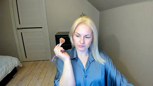 Snapshot of Alicee_Gracee chatting on 03-21-25, 06:18 Alicee Gracee online show from 03-21-25, 06:18