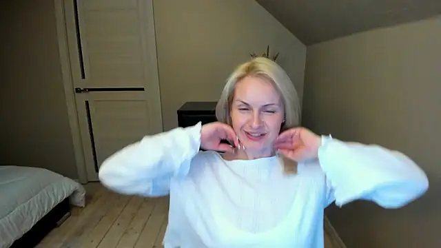 Snapshot of Alicee_Gracee chatting on 02-14-25, 09:10 Alicee Gracee online show from 02-14-25, 09:10