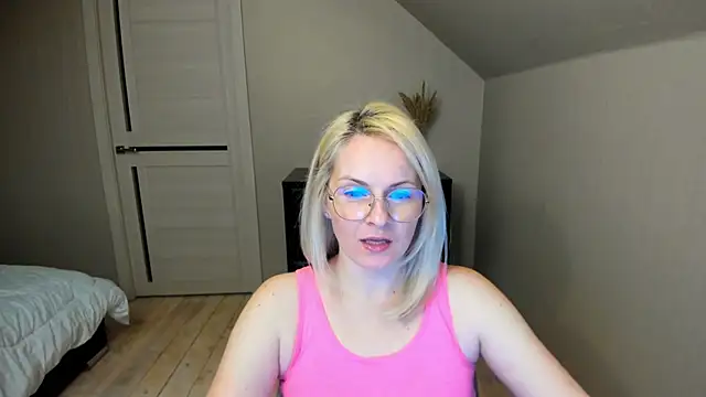 Snapshot of Alicee_Gracee chatting on 03-17-25, 06:11 Alicee Gracee online show from 03-17-25, 06:11