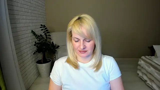 Snapshot of Alicee_Gracee chatting on 02-24-26, 06:31 Alicee Gracee online show from 02-24-26, 06:31