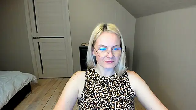 Snapshot of Alicee_Gracee chatting on 03-14-25, 06:18 Alicee Gracee online show from 03-14-25, 06:18