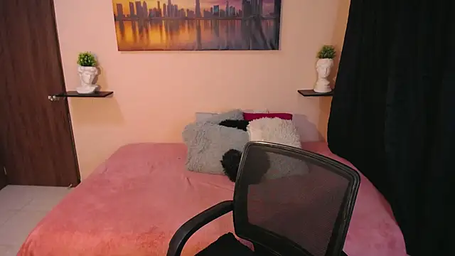 cristal-evanns online show from 11-28-25, 03:39