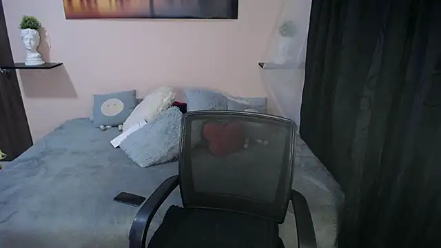 cristal-evanns online show from 12-13-24, 02:10