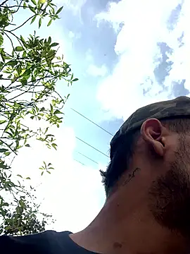 Snapshot of evil_boys_77 chatting on 01-31-25, 06:36 evil boys 77 online show from 01-31-25, 06:36