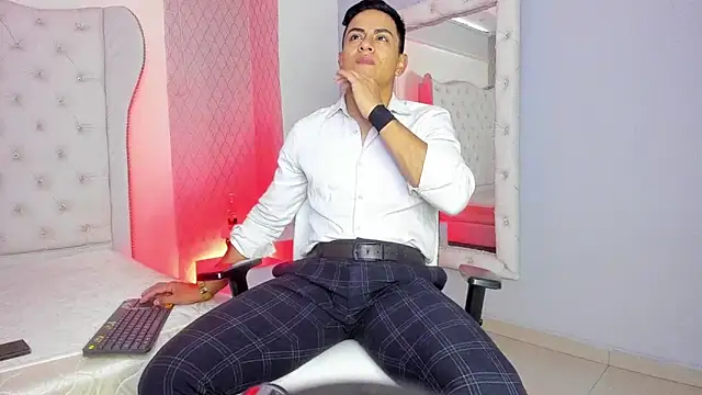 Lucii fer  online show from 03-20-26, 11:44