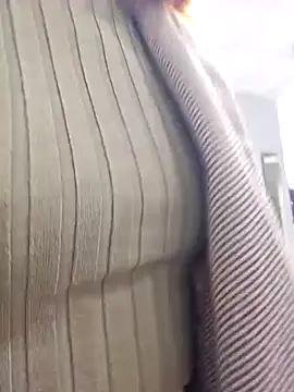 Snapshot of beaverwoman chatting on 10-14-25, 09:32 beaverwoman online show from 10-14-25, 09:32