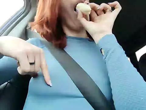 Snapshot of beaverwoman chatting on 02-06-25, 05:57 beaverwoman online show from 02-06-25, 05:57