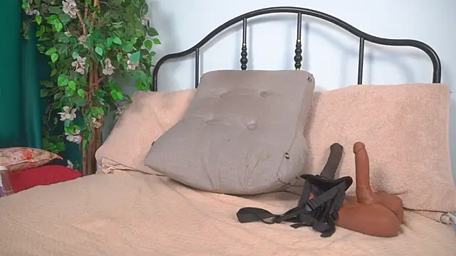 IsadoraDunkan online show from 03-08-26, 07:28