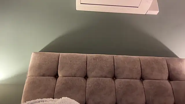 LustfulLuna  online show from 12-21-25, 09:37