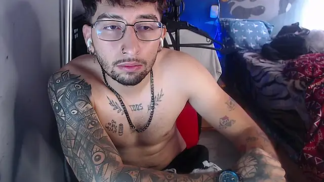 Dereck Dickson online show from 10-21-25, 04:17