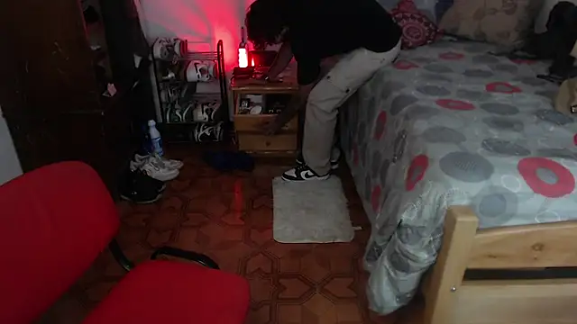 Dereck Dickson online show from 10-04-25, 01:29