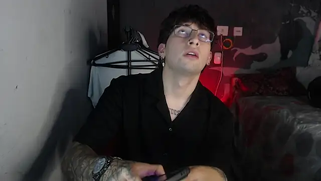 Dereck Dickson online show from 11-27-25, 06:25