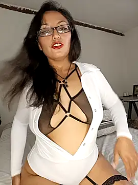 Lucy Chery online show from 04-28-26, 06:23