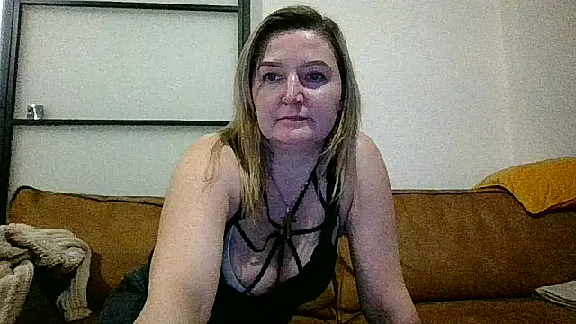 Snapshot of CoupleKitty chatting on 02-08-25, 07:49 CoupleKitty online show from 02-08-25, 07:49