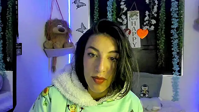 Snapshot of queen-natty chatting on 02-16-26, 02:37 queen-natty online show from 02-16-26, 02:37