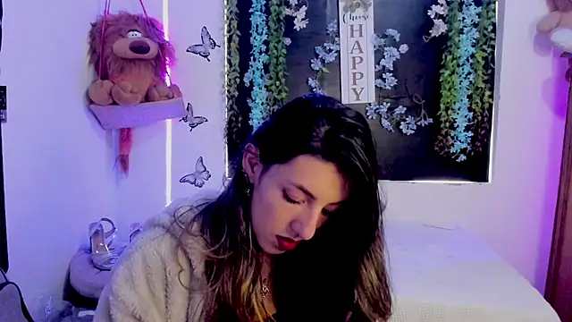 Snapshot of queen-natty chatting on 10-29-25, 01:43 queen-natty online show from 10-29-25, 01:43