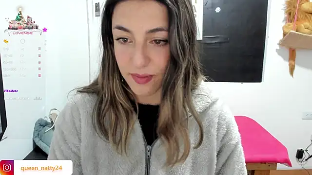 Snapshot of queen-natty chatting on 01-12-25, 12:39 queen-natty online show from 01-12-25, 12:39