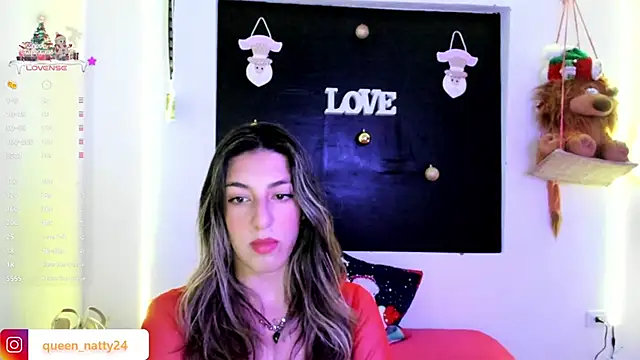 Snapshot of queen-natty chatting on 12-27-24, 04:15 queen-natty online show from 12-27-24, 04:15