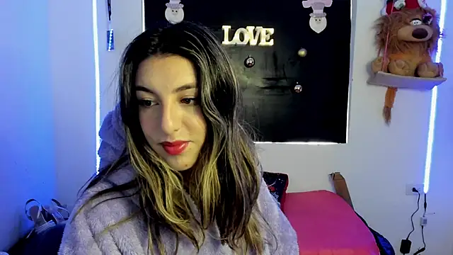 Snapshot of queen-natty chatting on 12-07-24, 12:29 queen-natty online show from 12-07-24, 12:29