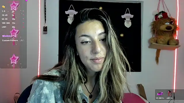 Snapshot of queen-natty chatting on 12-06-24, 03:35 queen-natty online show from 12-06-24, 03:35