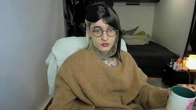 ShiiraVelkor online show from 10-22-25, 09:31