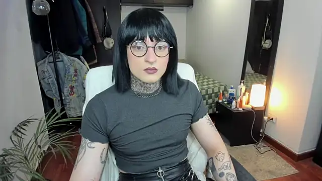 ShiiraVelkor online show from 09-11-25, 09:53