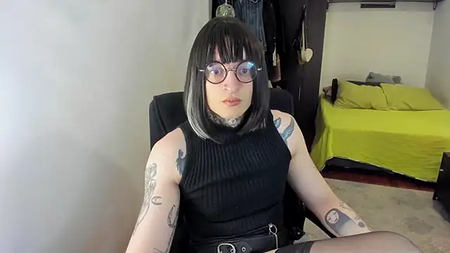 ShiiraVelkor online show from 12-05-25, 09:41