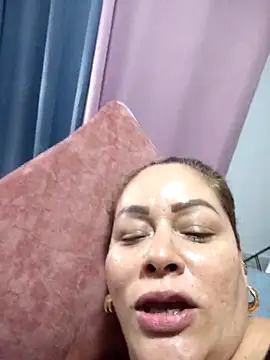 SluttyMilf79 online show from 03-20-26, 08:59