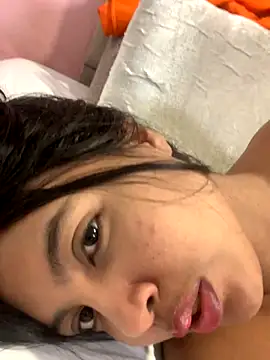 nicole fisherr online show from 10-16-25, 03:37