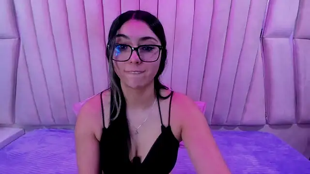 Lucy Anall  online show from 11-18-25, 08:56