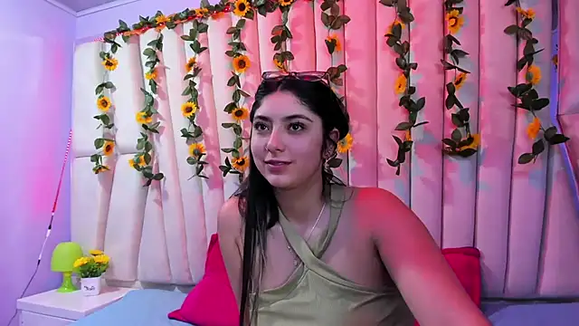 Lucy Anall  online show from 02-23-25, 01:02